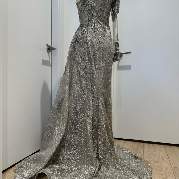Beautiful,  Gorgeous  gown where once silver color - Picture 2 of 6
